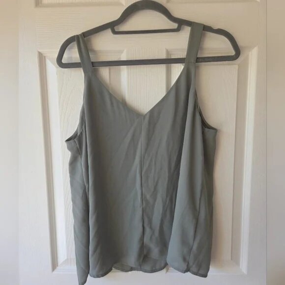 Forever 21 Sage Green Top Size M - Picture 3 of 4